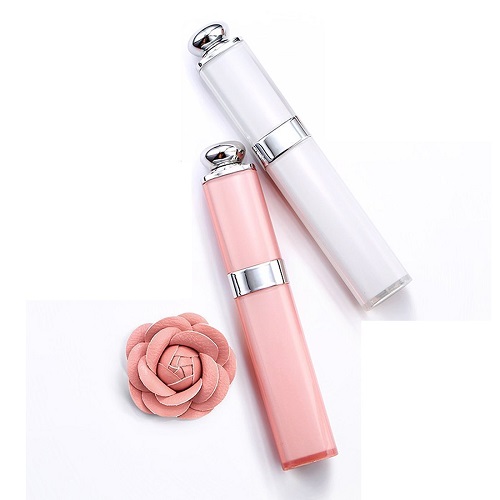 Lipstick Selfie Sticks. Tech gifts for her. Christmas gifts for mom